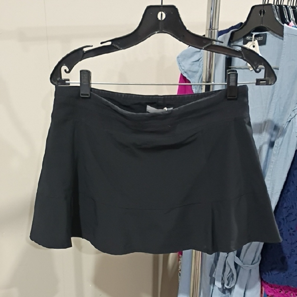 Tasc ATHLETIC performance Black Skirt With Undershorts, Small